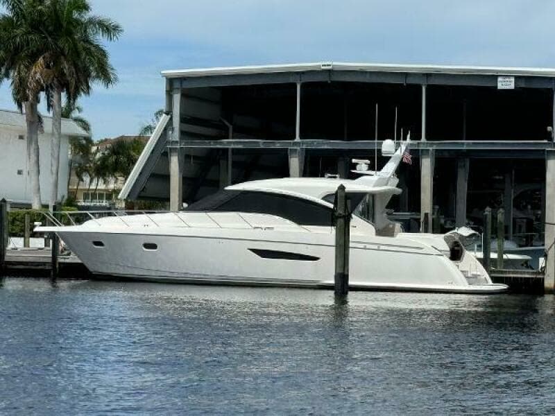 2010 Tiara Yachts 5800 Sovran