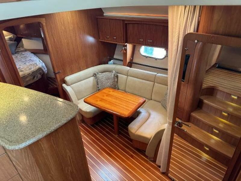 2010 Tiara Yachts 5800 Sovran