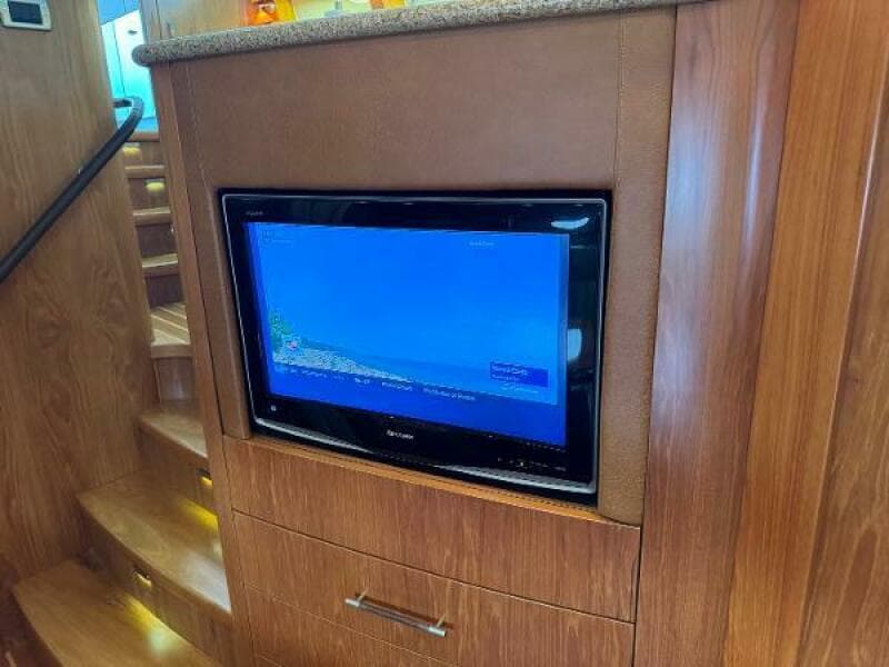 2010 Tiara Yachts 5800 Sovran