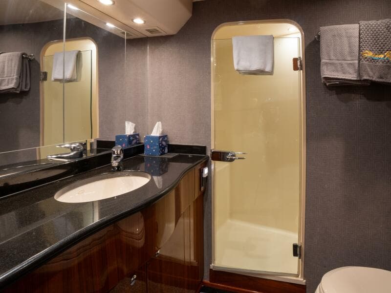 2005 Viking 74 Enclosed Bridge