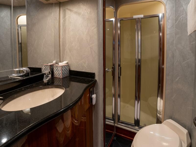 2005 Viking 74 Enclosed Bridge