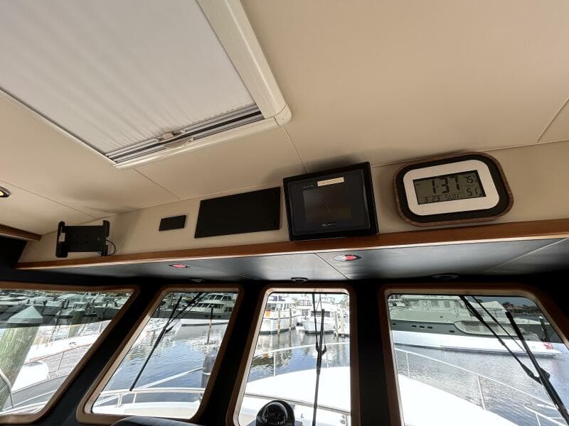 45' Northwest pilothouse overhead electronics