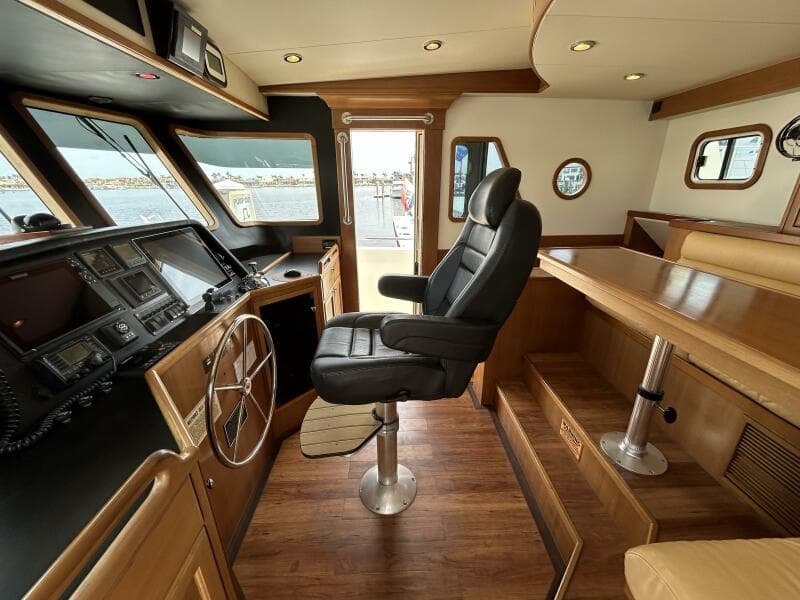 45' Northwest pilothouse starboard