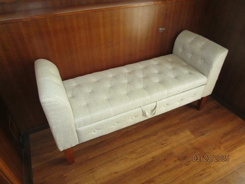 45' Northwest salon starboard seating