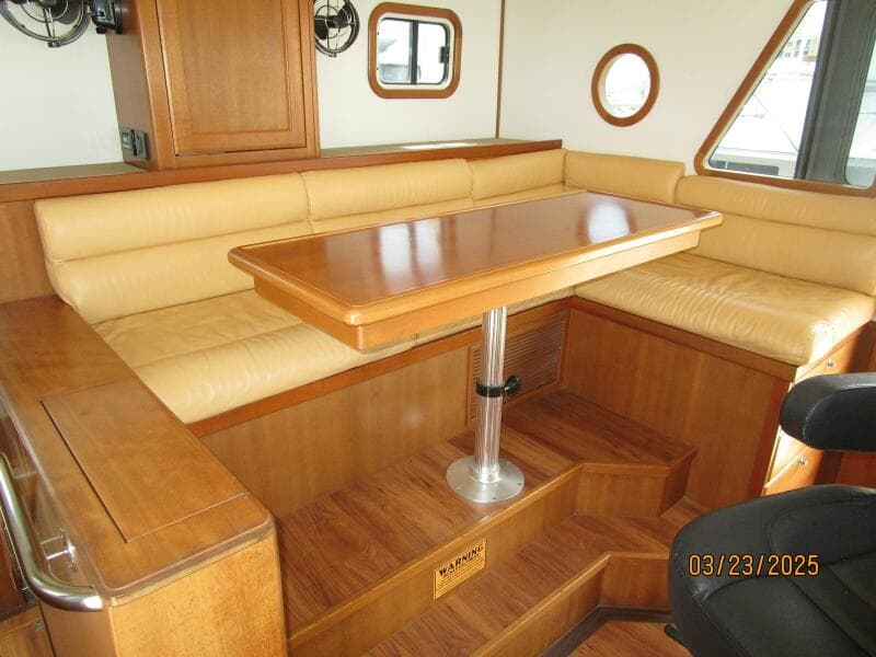 45' Northwest pilothouse seating2