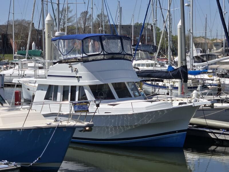 2001 Mainship 390