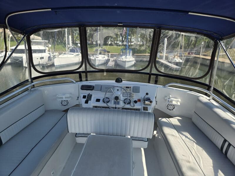 2001 Mainship 390