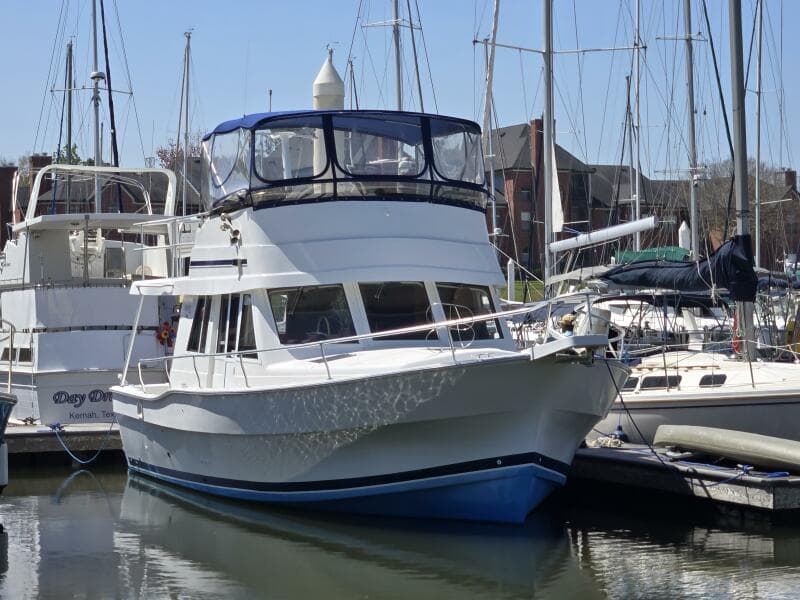 2001 Mainship 390