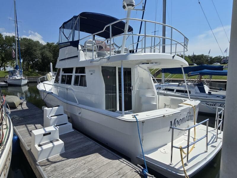 2001 Mainship 390