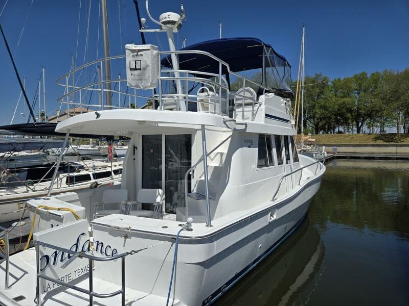 2001 Mainship 390