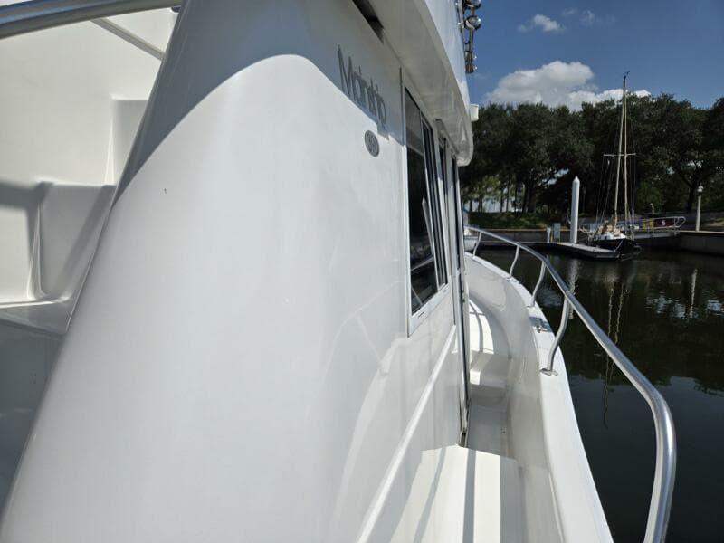 2001 Mainship 390