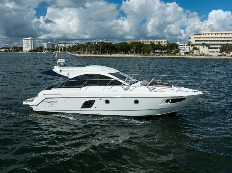 Beneteau 38 GT - Profile