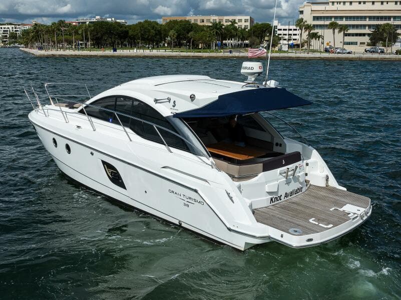 Beneteau 38 GT - Profile