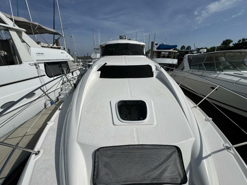 53 2004 Sea Ray 390 Bow Seating