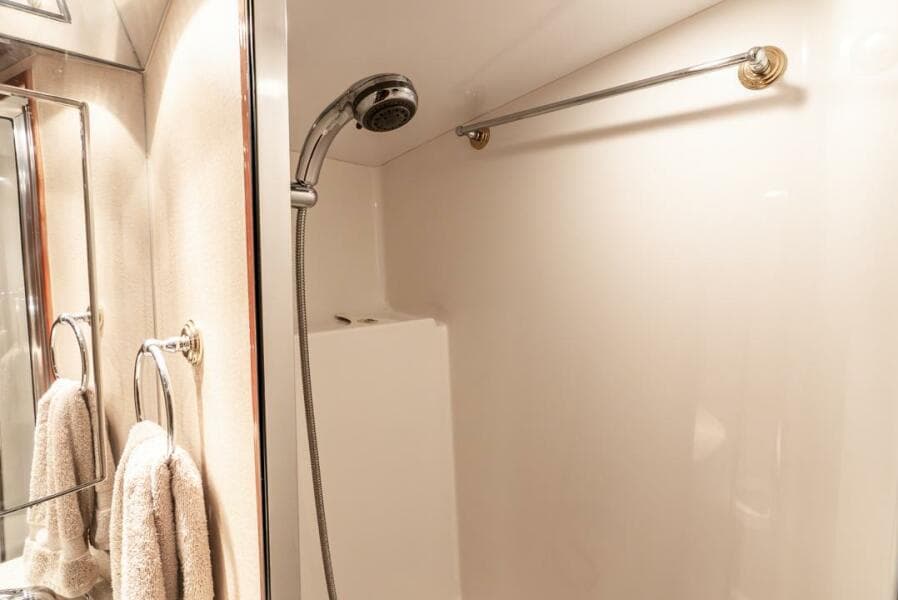 2005 Hatteras 50 Convertible