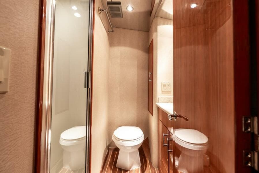 2005 Hatteras 50 Convertible