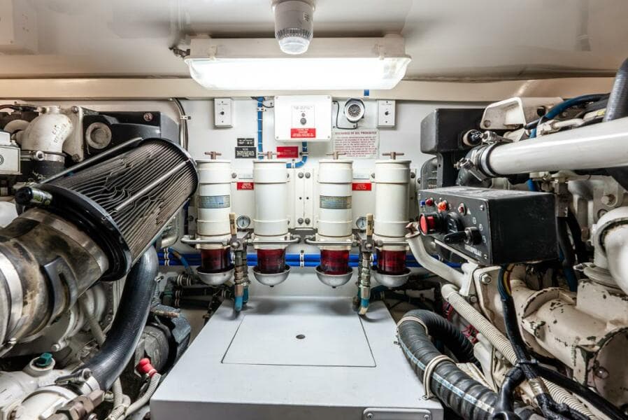 2005 Hatteras 50 Convertible