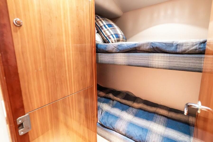 2005 Hatteras 50 Convertible