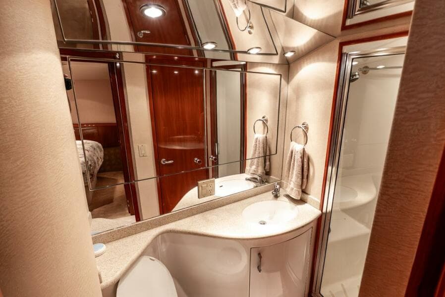 2005 Hatteras 50 Convertible