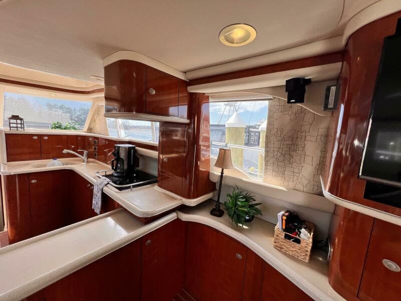 2004 Sea Ray 480 Sedan Bridge