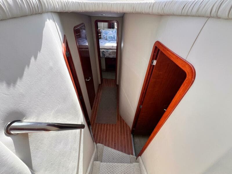 2004 Sea Ray 480 Sedan Bridge