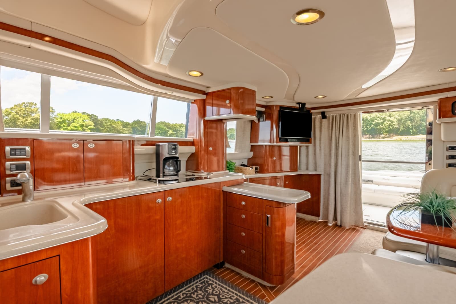 2004 Sea Ray 480 Sedan Bridge - Photo 41