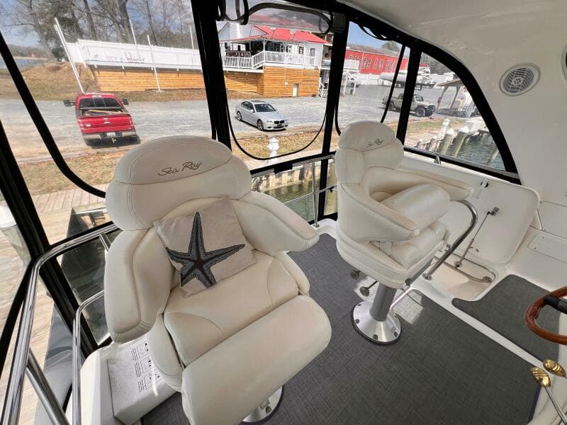 2004 Sea Ray 480 Sedan Bridge