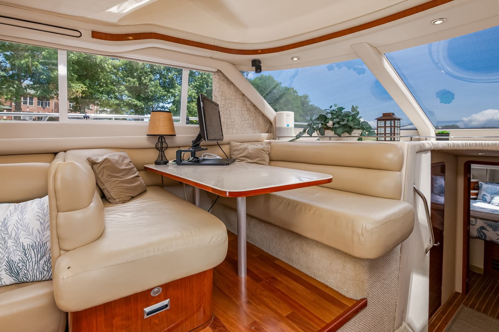 2004 Sea Ray 480 Sedan Bridge - Photo 26