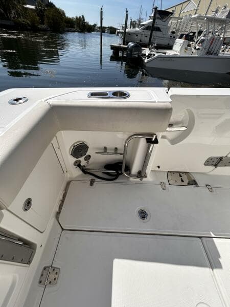 2017 33 Boston Whaler 330 Outrage Port Dive Door (1)