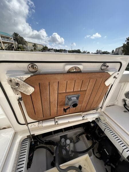 2017 33 Boston Whaler 330 Outrage Aft Bilge (3)