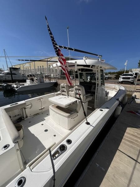 2017 33 Boston Whlaer 330 Outrage Cockpit (1)