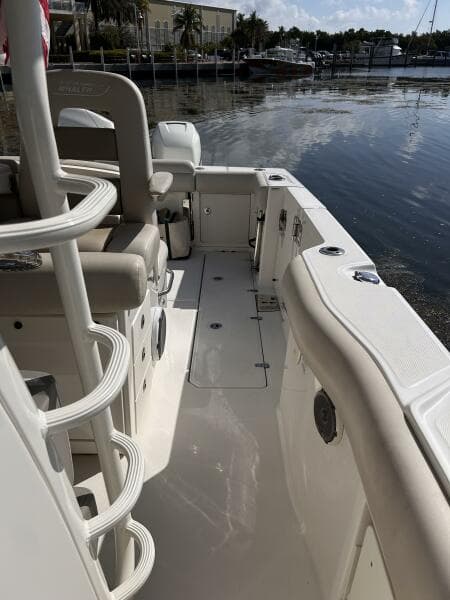 2017 33 Boston Whaler 330 Outrage Port Gunwale (2)