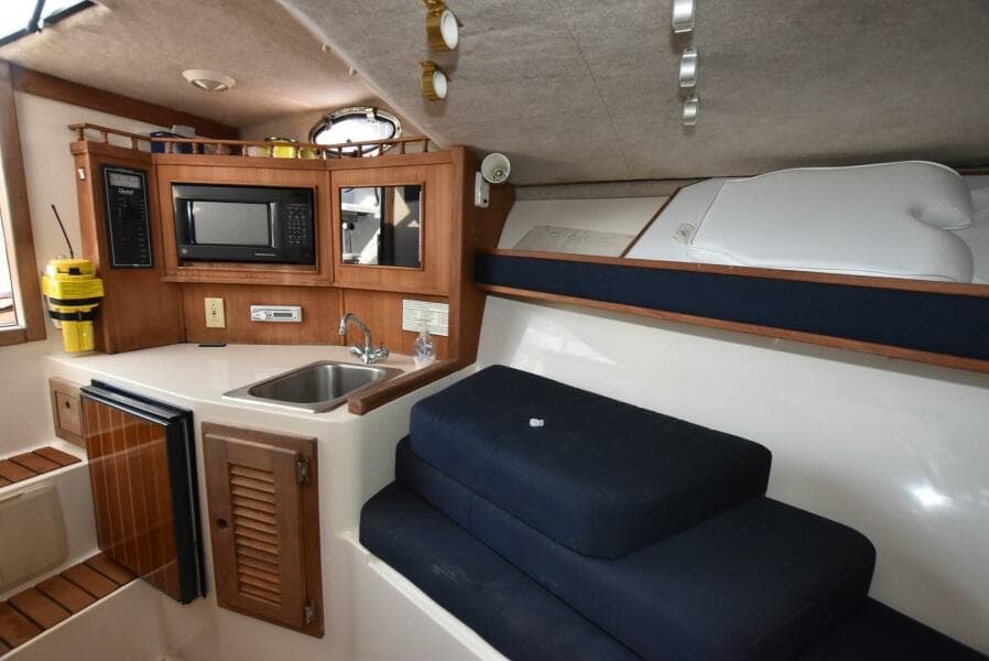 2001 Carolina Classic 28 Express Fisherman