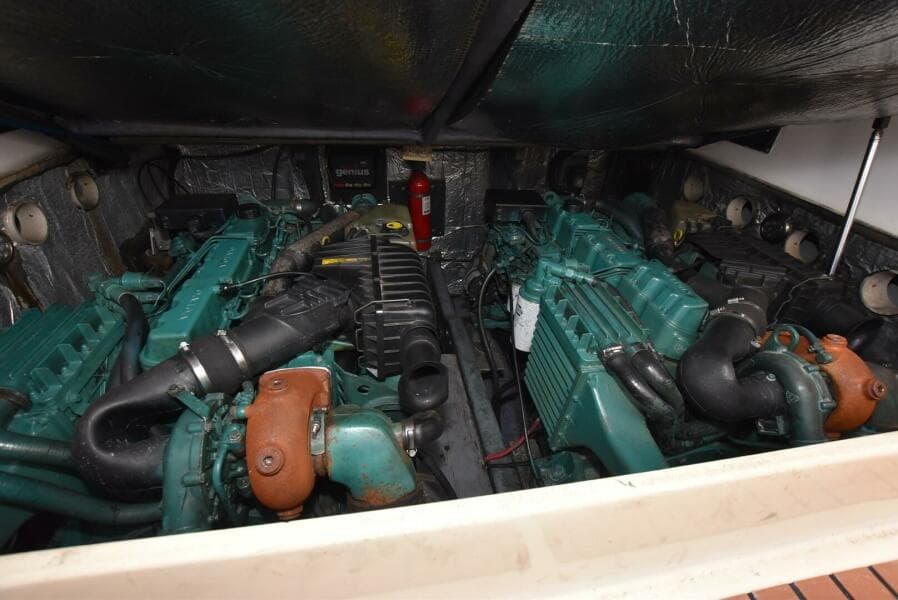 2001 Carolina Classic 28 Express Fisherman