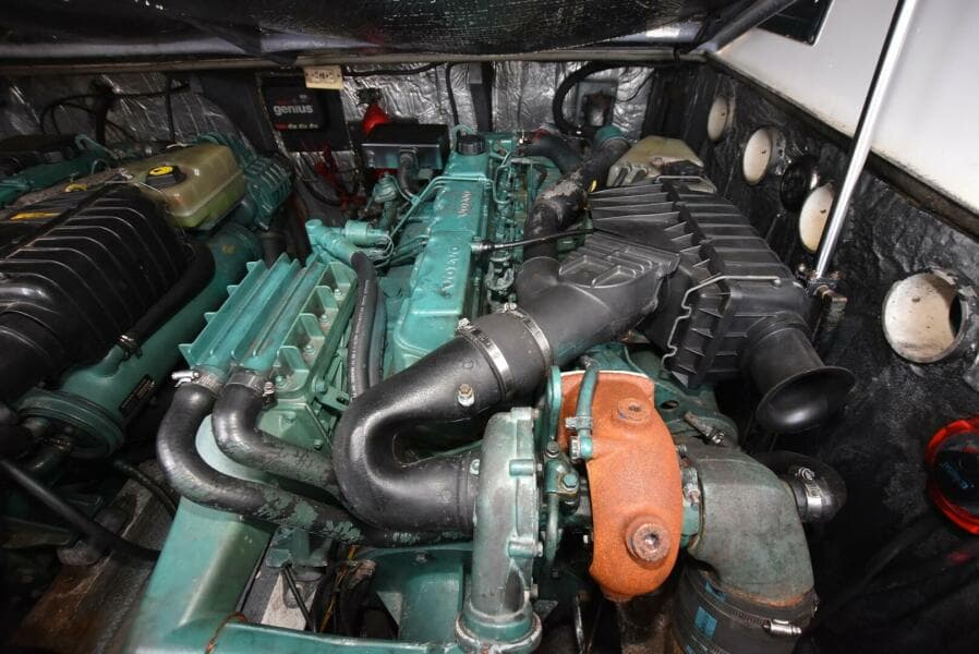 2001 Carolina Classic 28 Express Fisherman