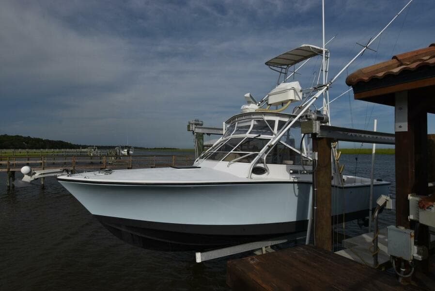 2001 Carolina Classic 28 Express Fisherman