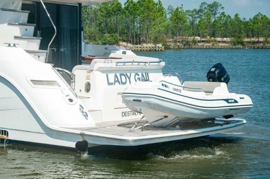 2018 Sea Ray L550 Flybridge- Transom