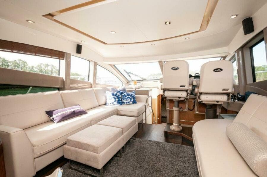 2018 Sea Ray L550 Flybridge-Salon 