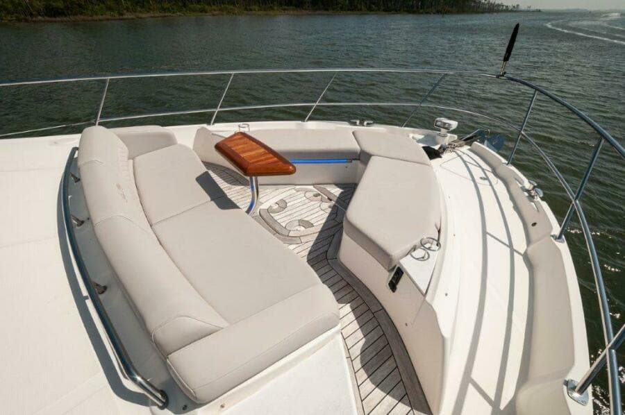 2018 Sea Ray L550 Flybridge-Bow