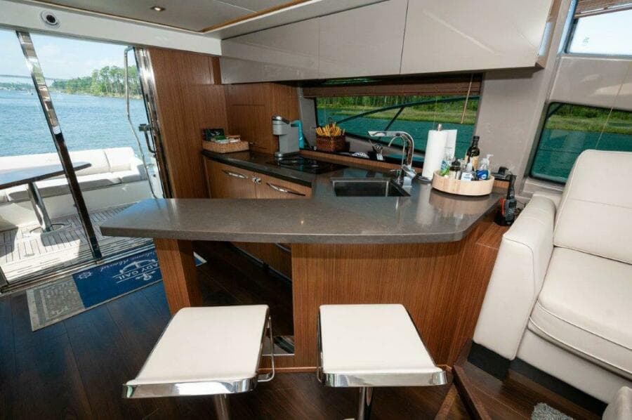 2018 Sea Ray L550 Flybridge-Galley