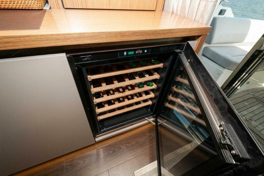 2018 Sea Ray L550 Flybridge- Wine Cooloer