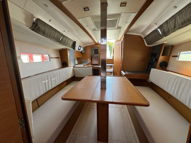 2020 Jeanneau Sun Odyssey 349