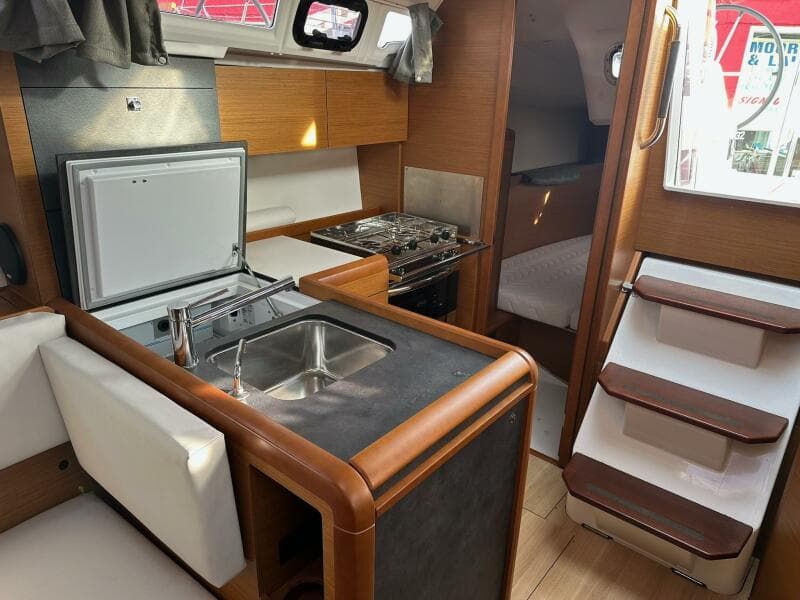 2020 Jeanneau Sun Odyssey 349