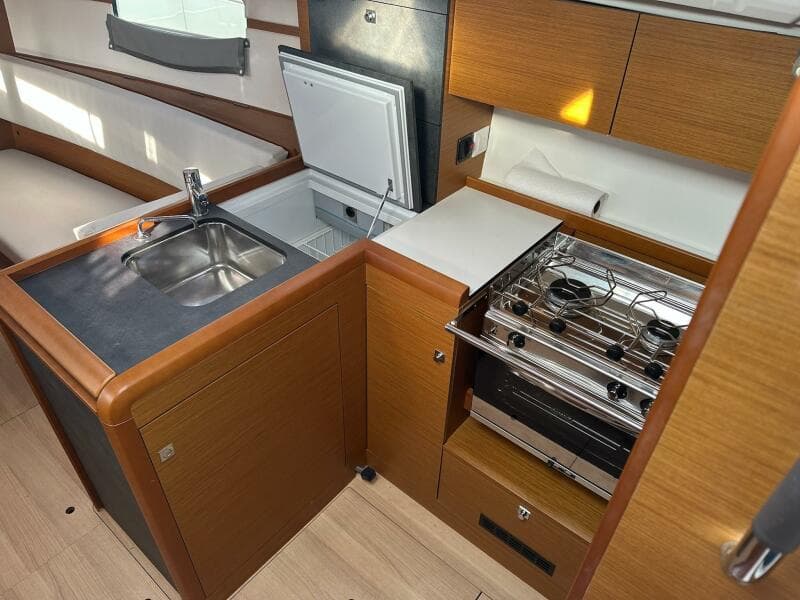 2020 Jeanneau Sun Odyssey 349