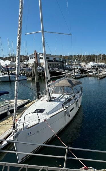 2019 Jeanneau Sun Odyssey 349