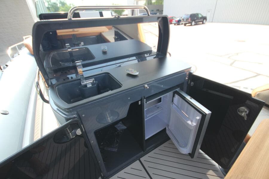 2024 Zodiac Medline 9 NEO