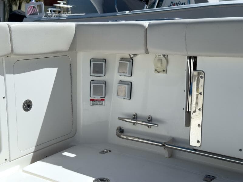 2018 Boston Whaler 315 Conquest