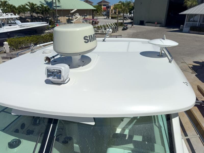 2018 Boston Whaler 315 Conquest