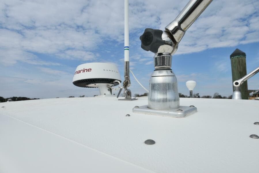 2005 Pursuit 3070 Offshore Express