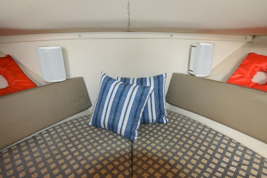 2005 Pursuit 3070 Offshore Express